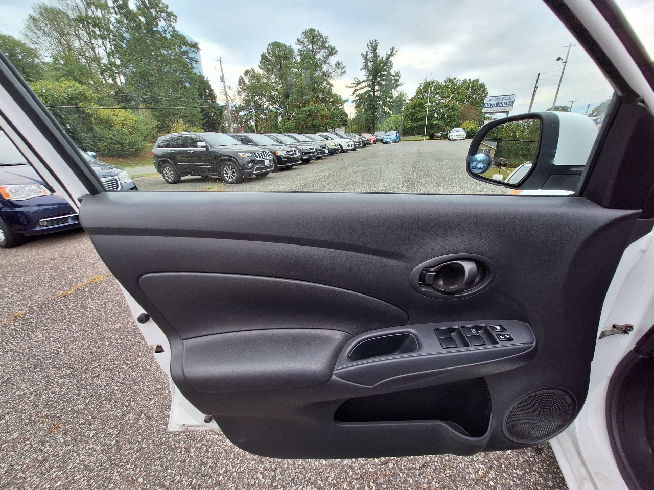 Nissan Versa 1.6 SV Sedan 2012 Nissan Versa 1.6 SV Sedan 2012