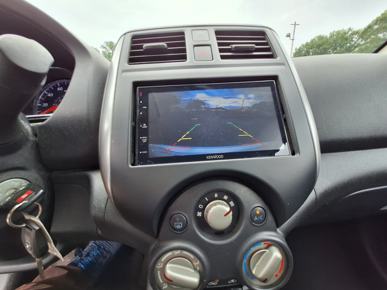 Nissan Versa 1.6 SV Sedan 2012 Nissan Versa 1.6 SV Sedan 2012