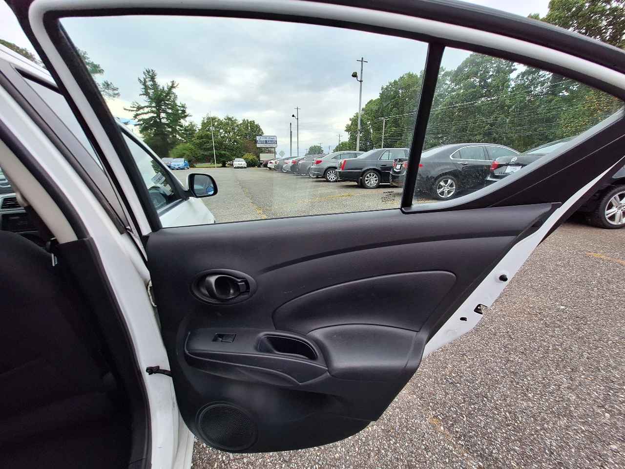 Nissan Versa 1.6 SV Sedan 2012 Nissan Versa 1.6 SV Sedan 2012