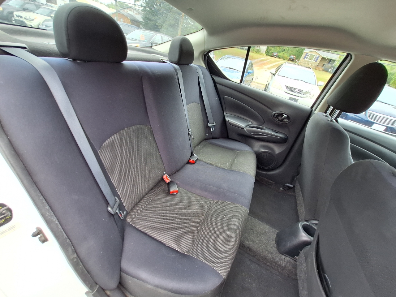 Nissan Versa 1.6 SV Sedan 2012 Nissan Versa 1.6 SV Sedan 2012