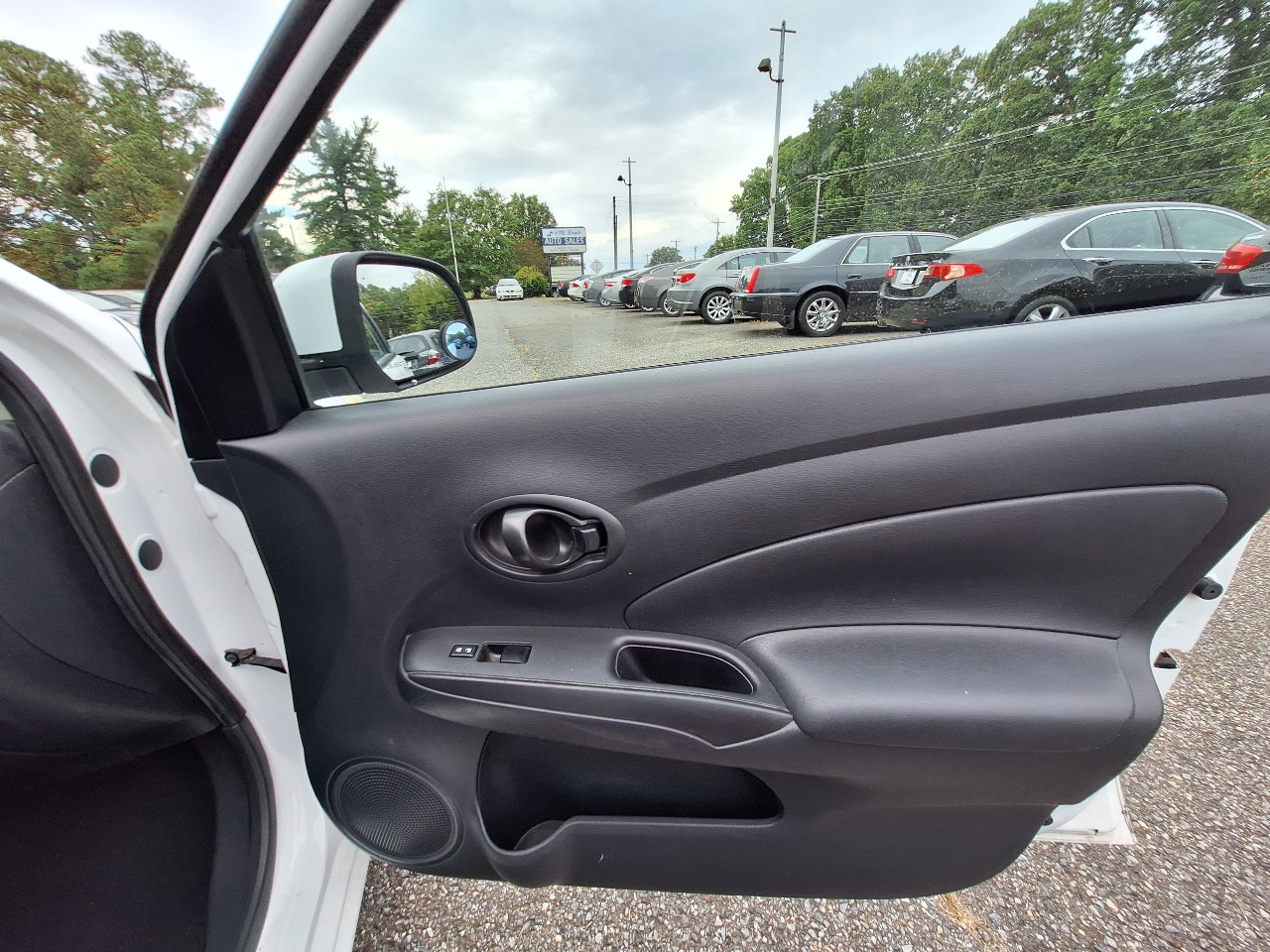 Nissan Versa 1.6 SV Sedan 2012 Nissan Versa 1.6 SV Sedan 2012