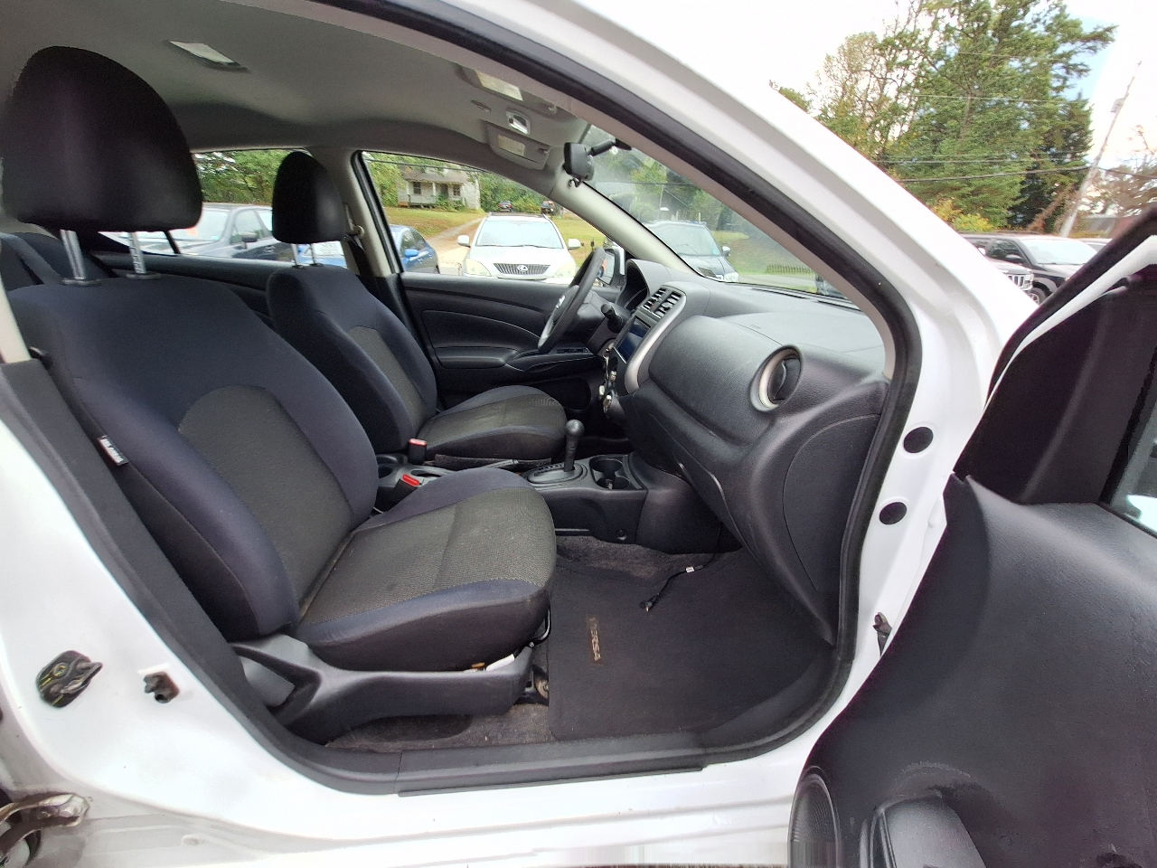 Nissan Versa 1.6 SV Sedan 2012 Nissan Versa 1.6 SV Sedan 2012