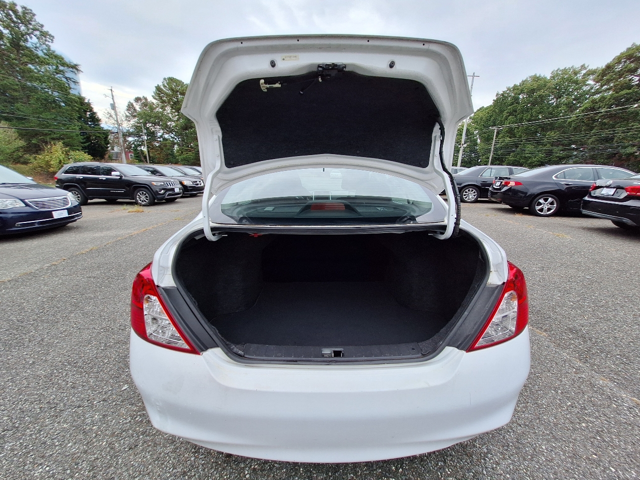 Nissan Versa 1.6 SV Sedan 2012 Nissan Versa 1.6 SV Sedan 2012