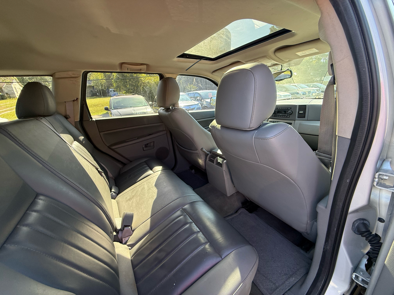 2006 Jeep Grand Cherokee Laredo photo 22