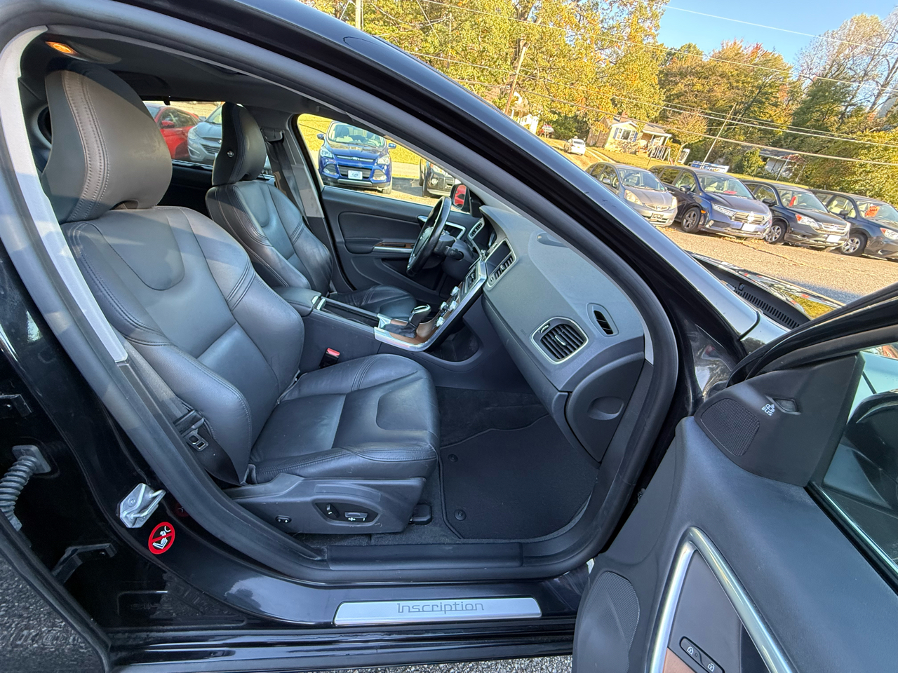 Volvo S60 T5 Inscription Platinum 2017 Volvo S60 T5 Inscription Platinum 2017