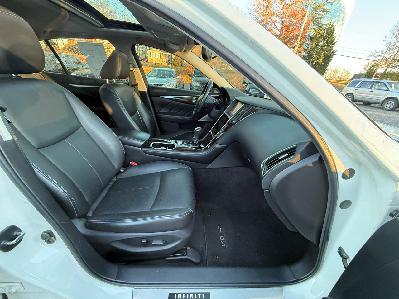 Infiniti Q50 4dr Sdn 3.0t Premium AWD 2017