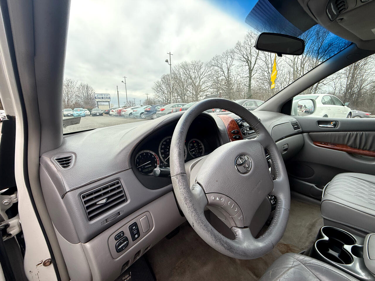 Toyota Sienna XLE 2005