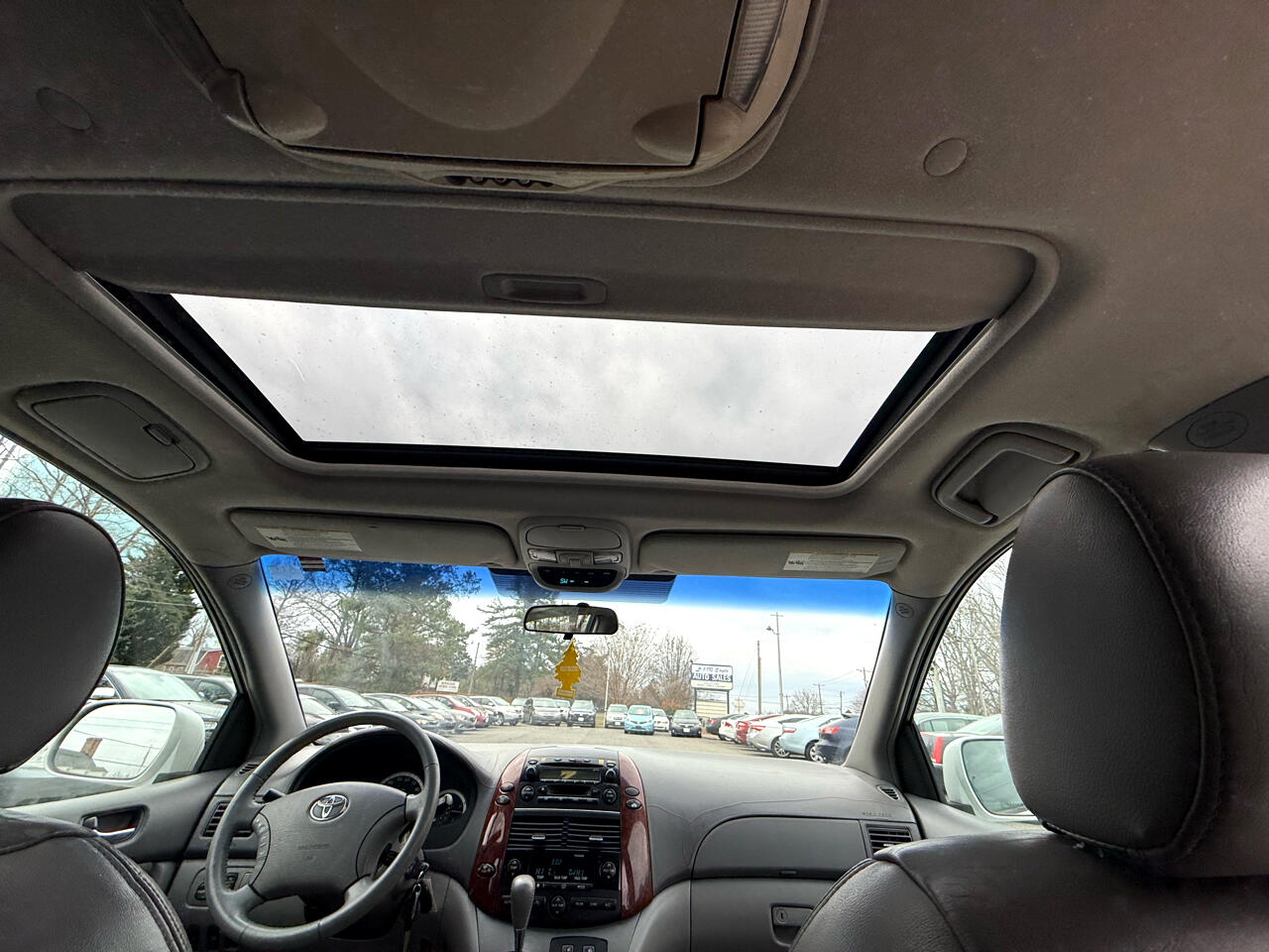 Toyota Sienna XLE 2005