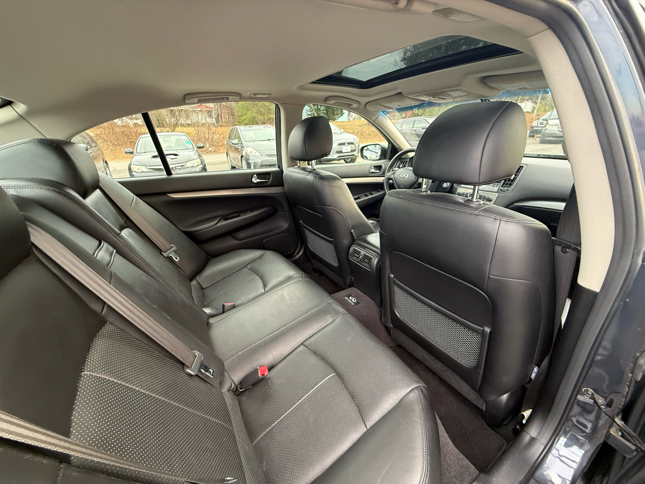 Infiniti G Sedan G37x AWD 2011