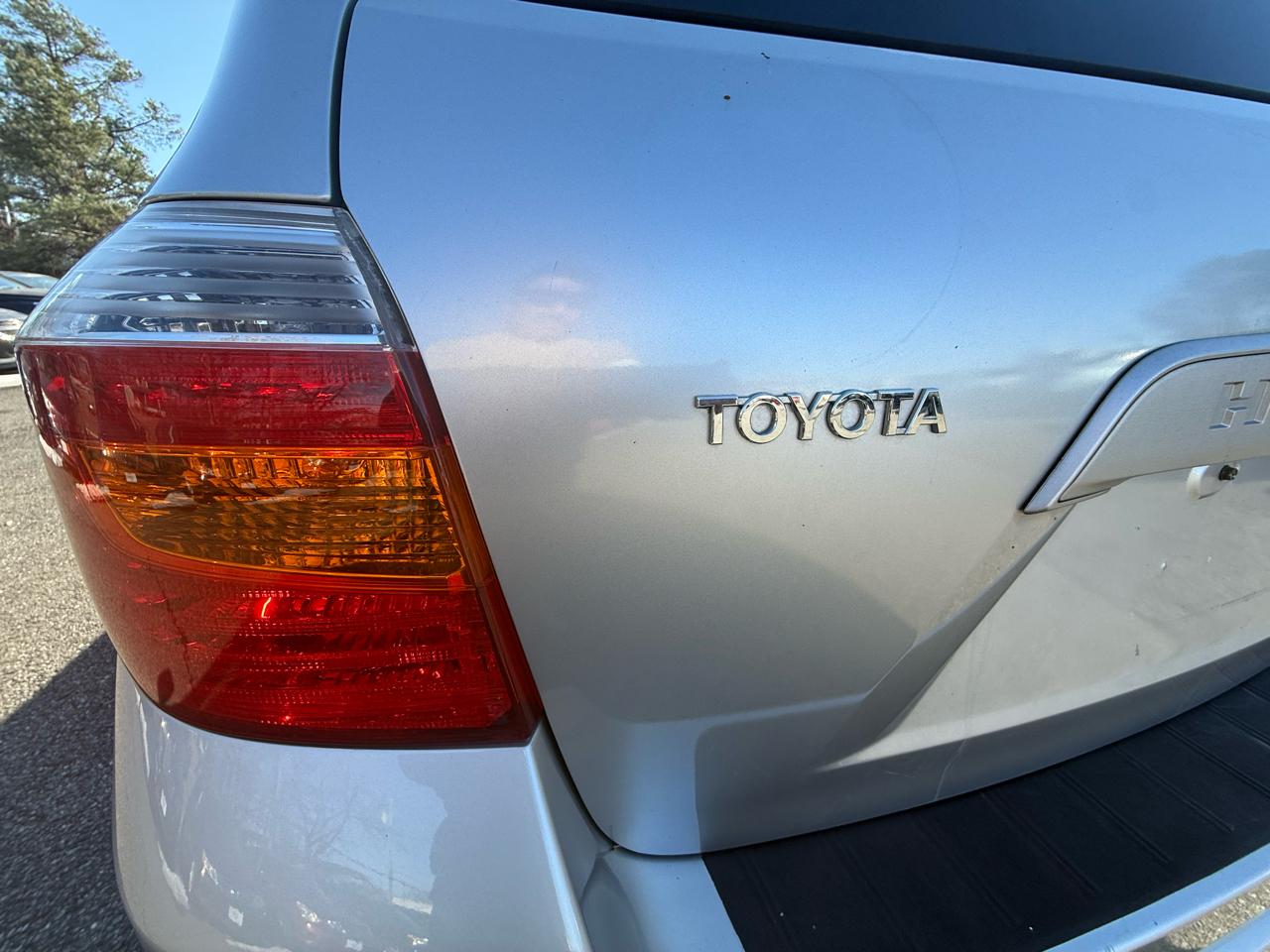 Toyota Highlander Base 2WD 2009