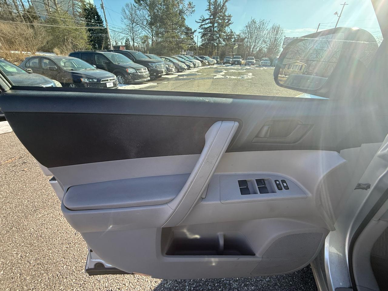 Toyota Highlander Base 2WD 2009