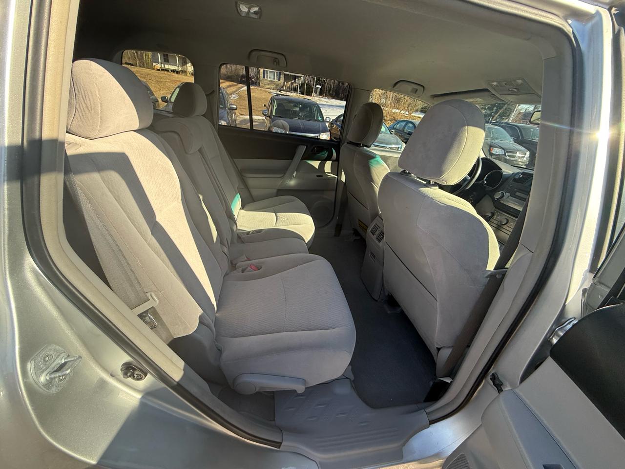 Toyota Highlander Base 2WD 2009