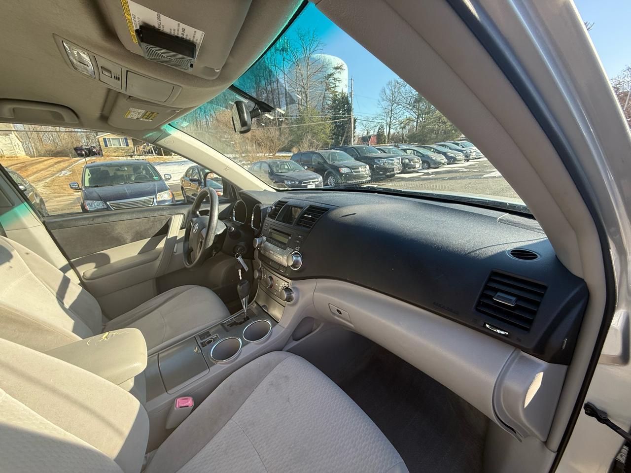 Toyota Highlander Base 2WD 2009