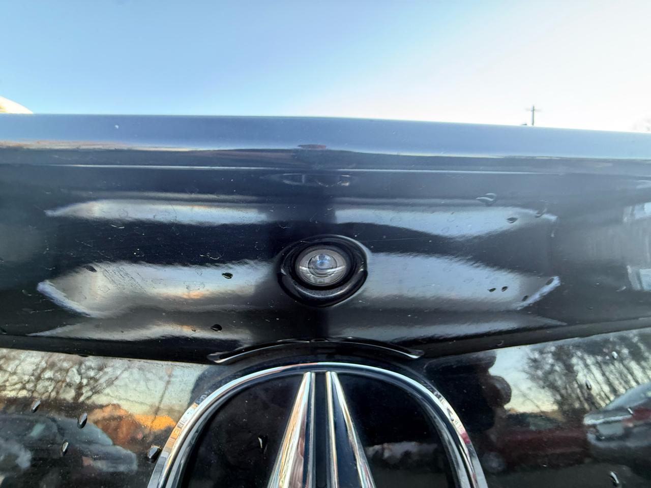 Acura TL 6-Speed AT with Tech Package and 18-In. WP 2012