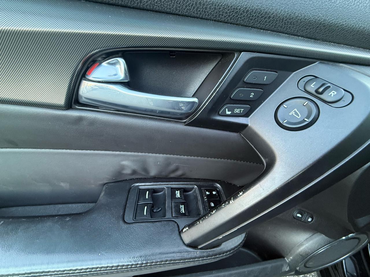 Acura TL 6-Speed AT with Tech Package and 18-In. WP 2012