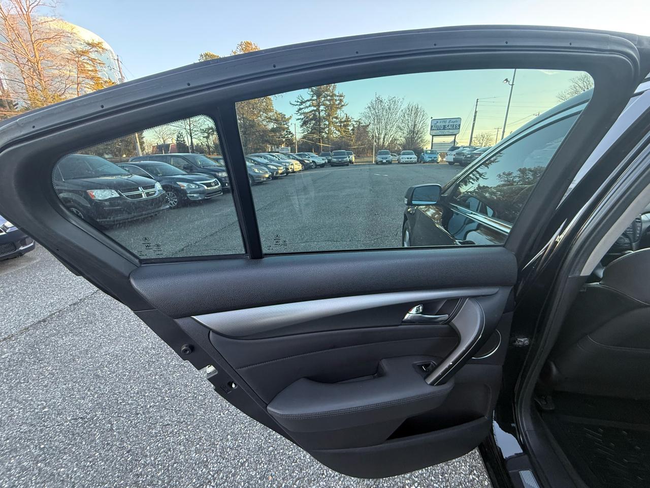 Acura TL 6-Speed AT with Tech Package and 18-In. WP 2012