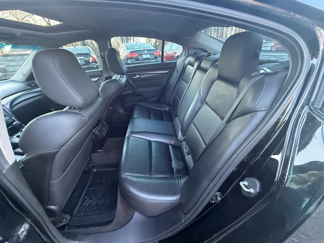 Acura TL 6-Speed AT with Tech Package and 18-In. WP 2012