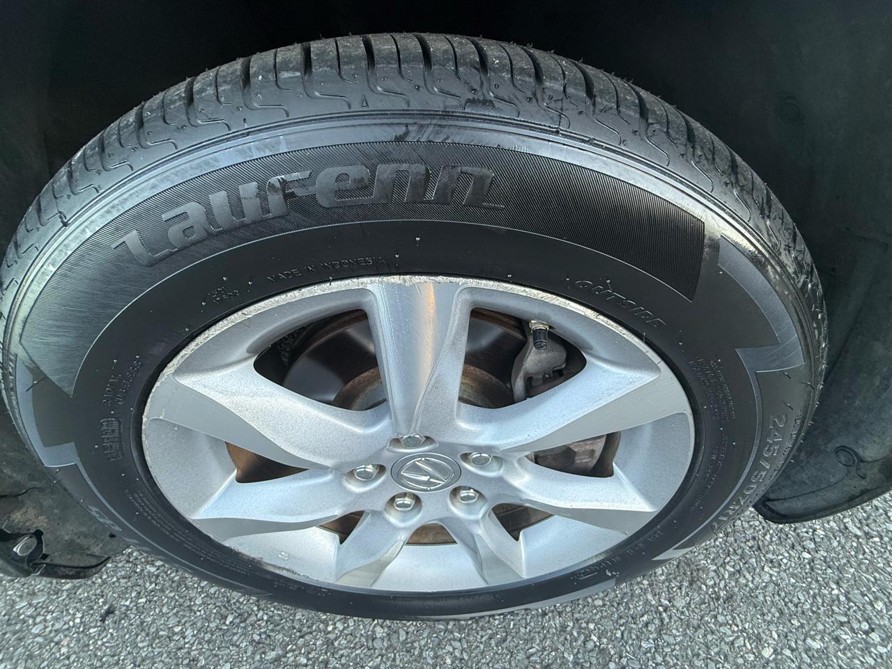 Acura TL 6-Speed AT with Tech Package and 18-In. WP 2012