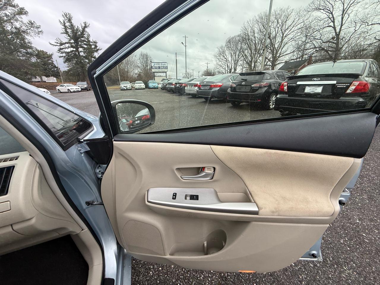 Toyota Prius V Three 2013