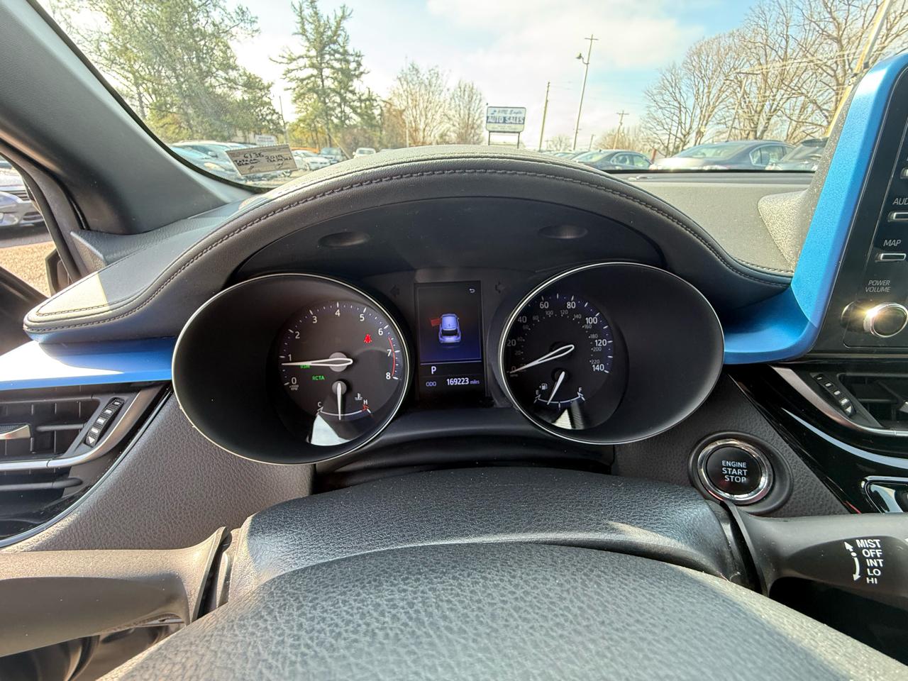 Toyota C-HR XLE 4D SUV 2019