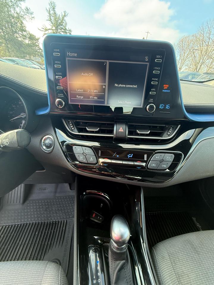 Toyota C-HR XLE 4D SUV 2019