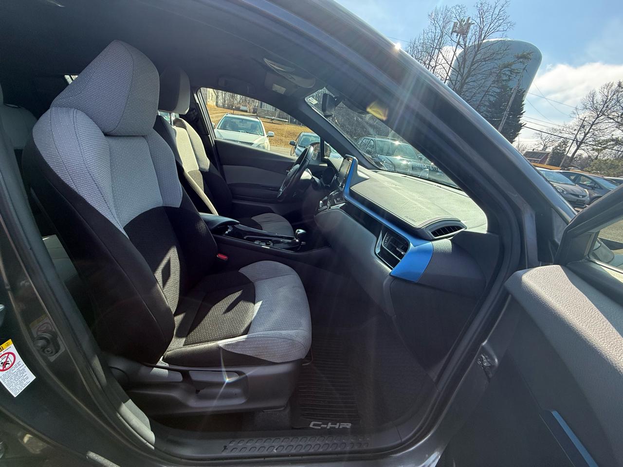 Toyota C-HR XLE 4D SUV 2019