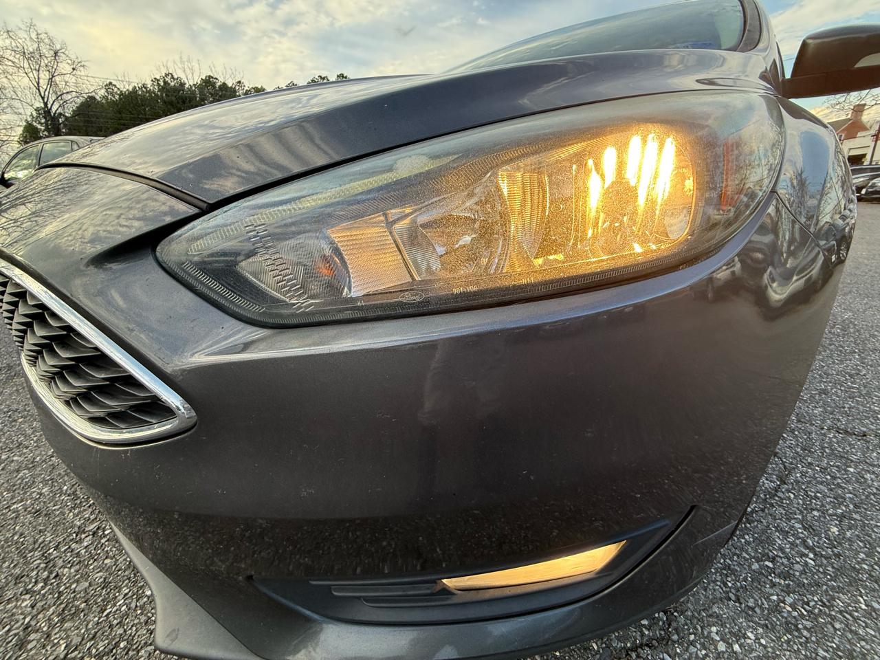 Ford Focus SE Sedan 2015