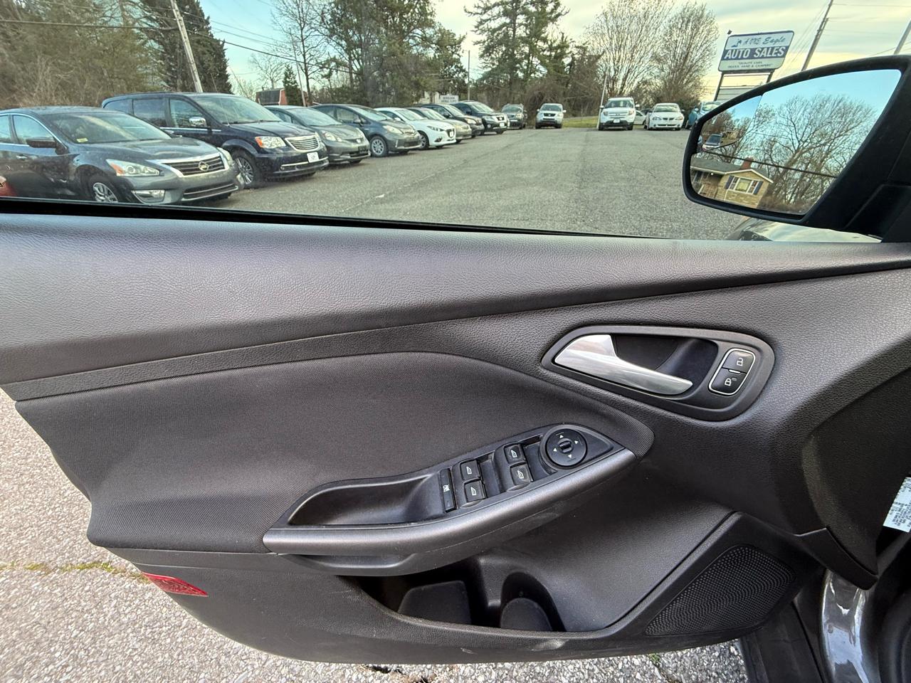 Ford Focus SE Sedan 2015