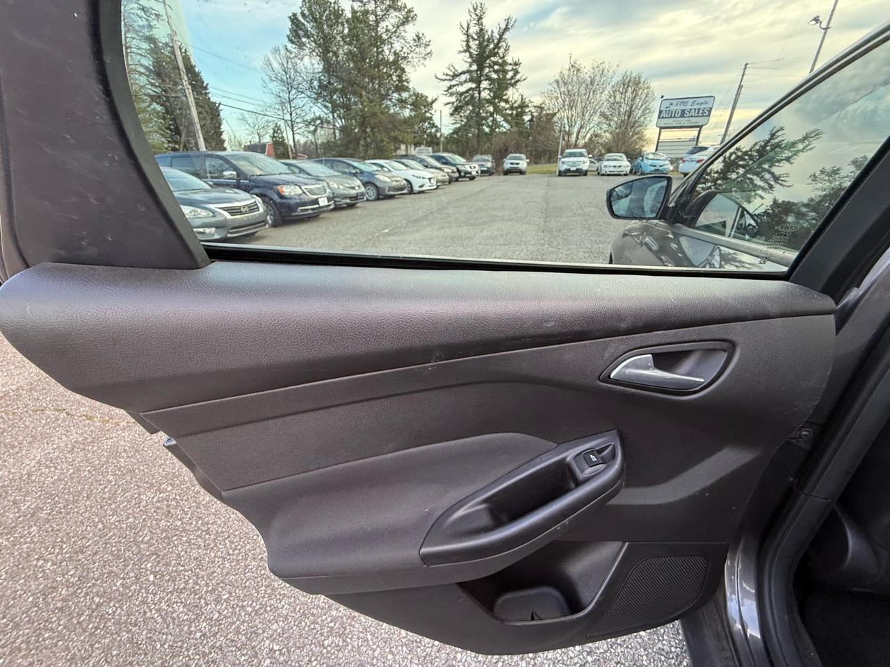 Ford Focus SE Sedan 2015