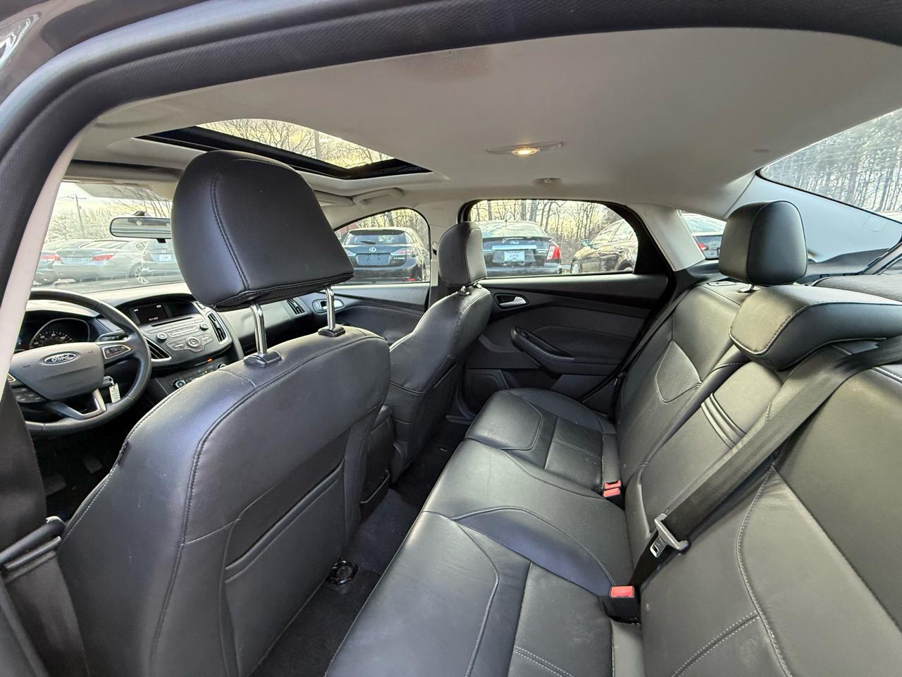 Ford Focus SE Sedan 2015