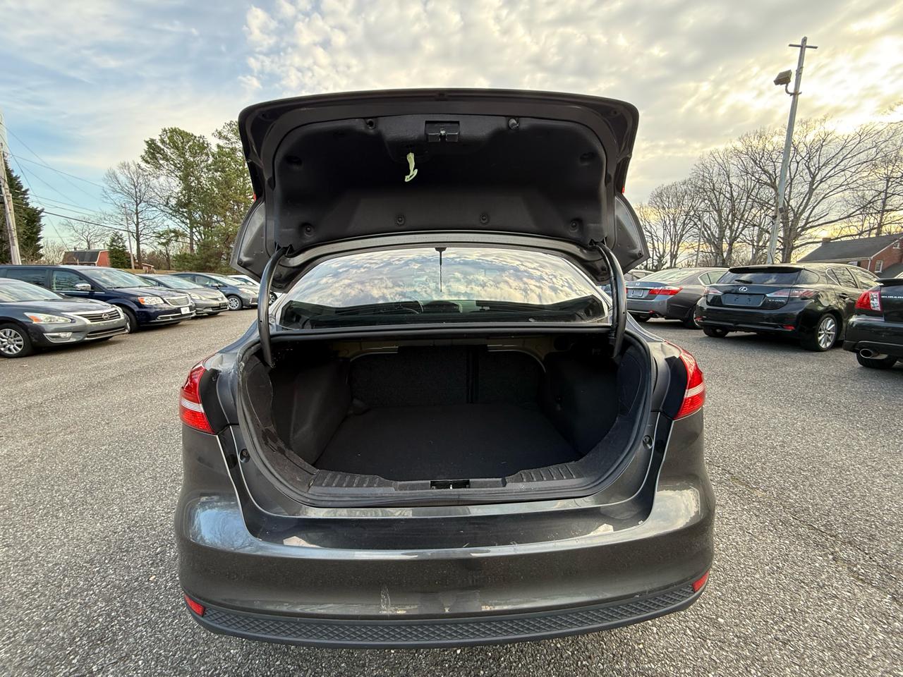 Ford Focus SE Sedan 2015