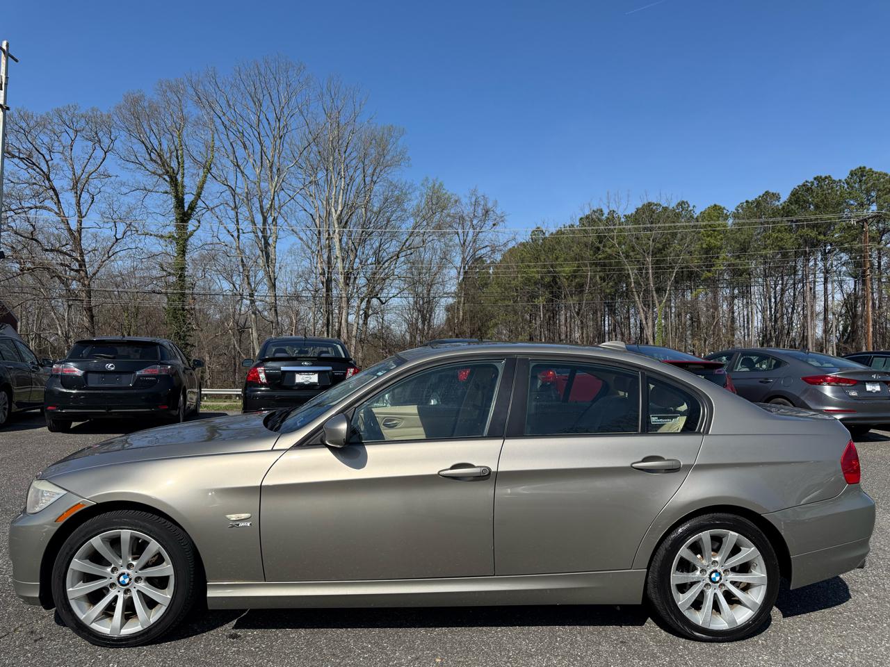 BMW 3-Series 328i xDrive 2011
