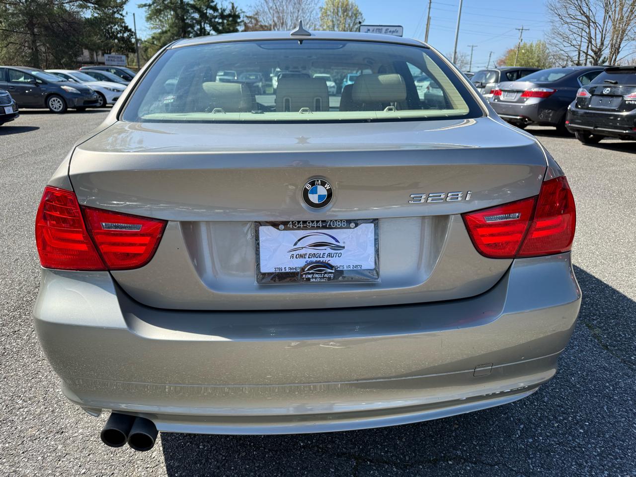 BMW 3-Series 328i xDrive 2011