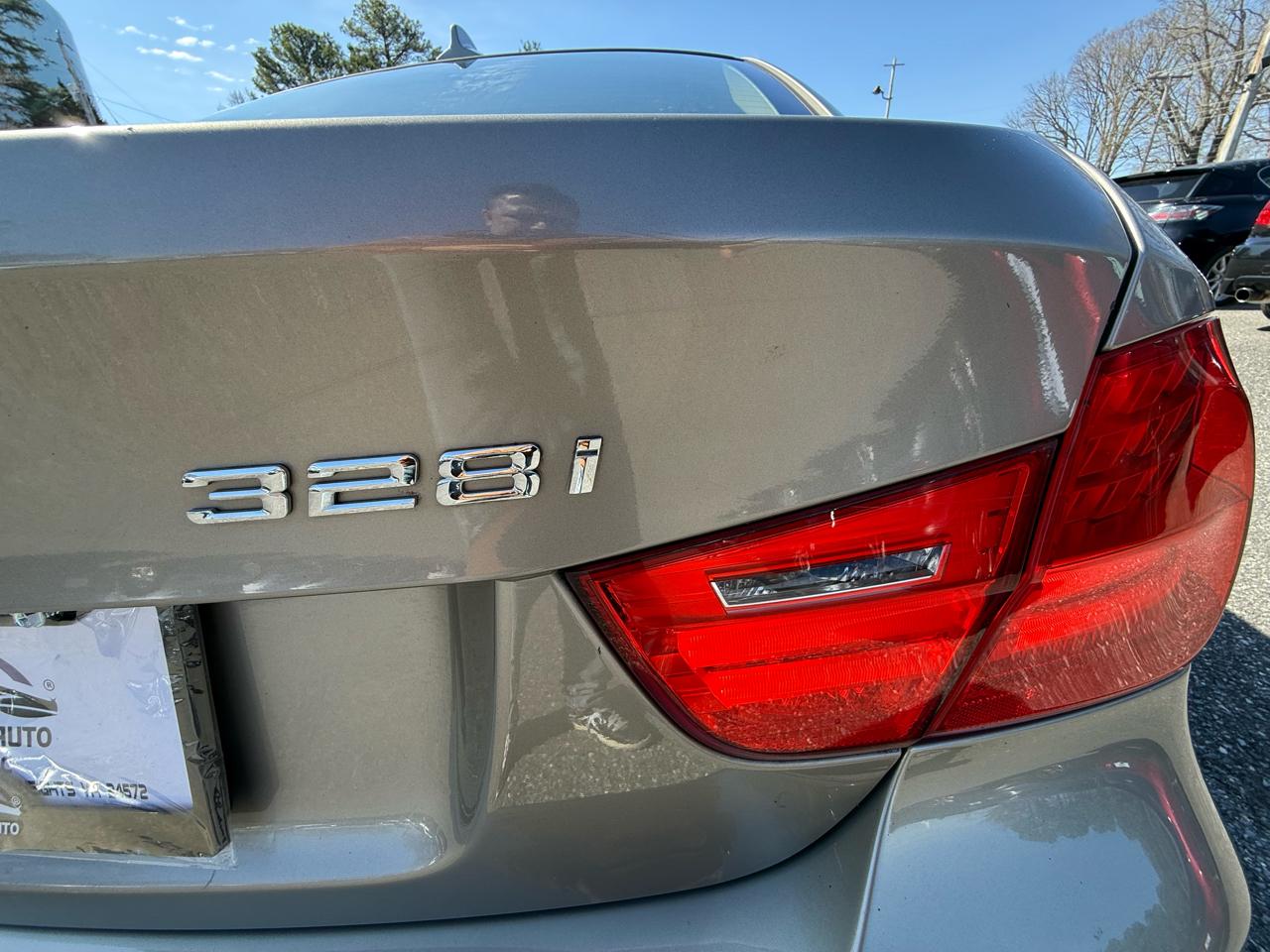 BMW 3-Series 328i xDrive 2011