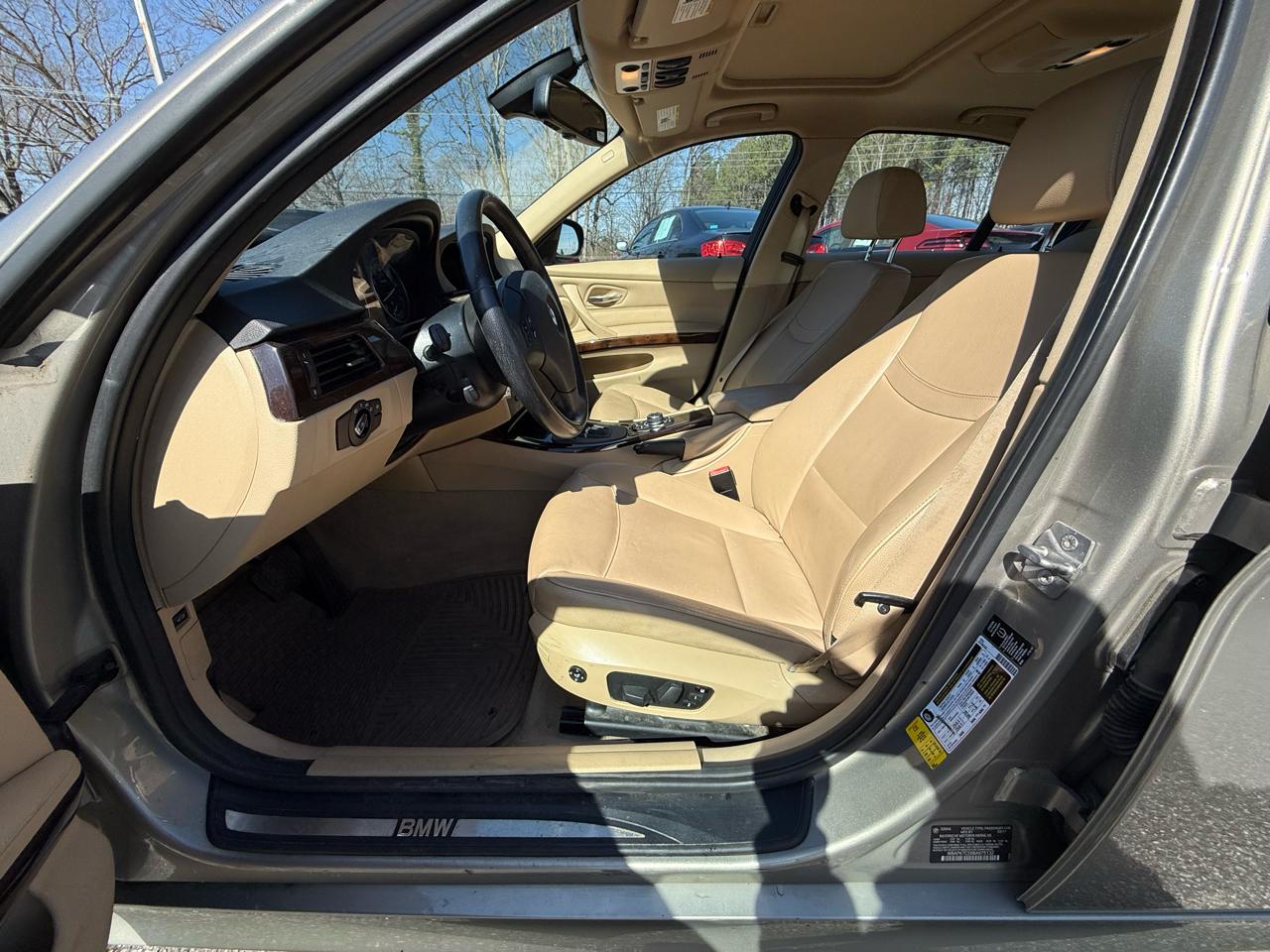 BMW 3-Series 328i xDrive 2011