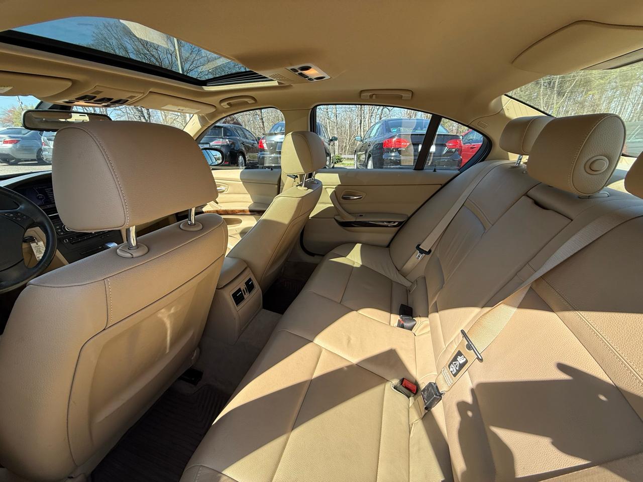 BMW 3-Series 328i xDrive 2011