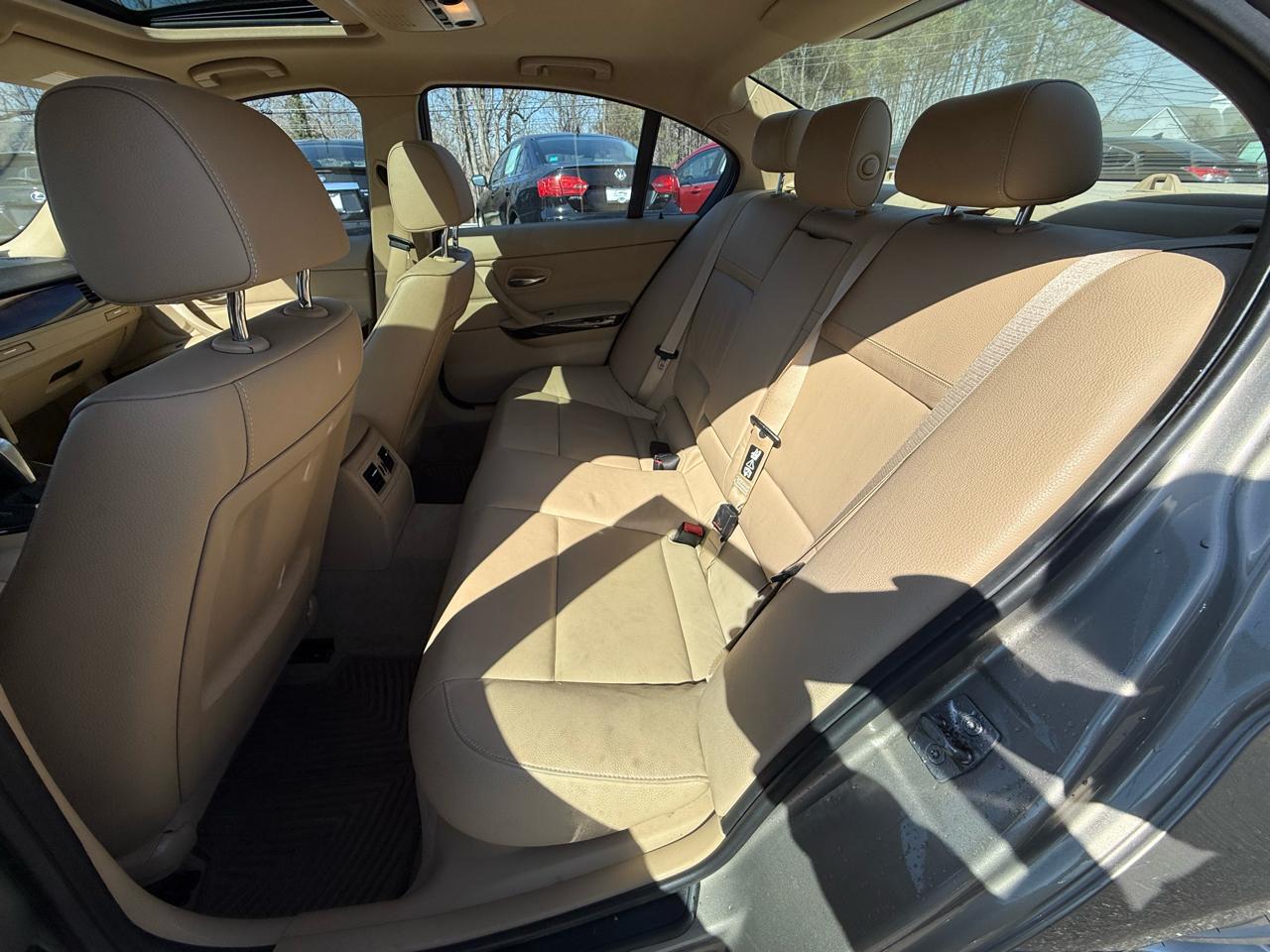 BMW 3-Series 328i xDrive 2011