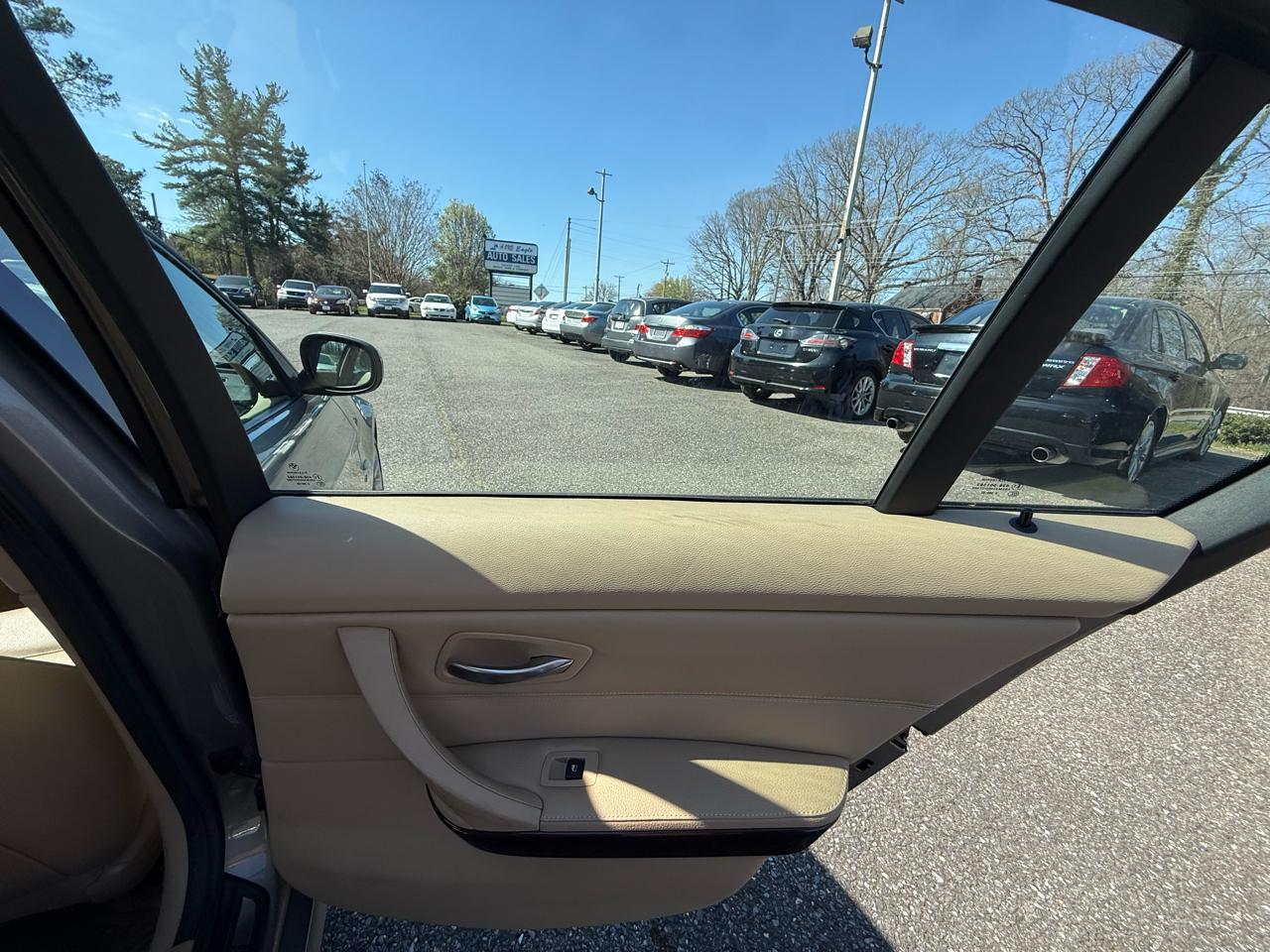 BMW 3-Series 328i xDrive 2011