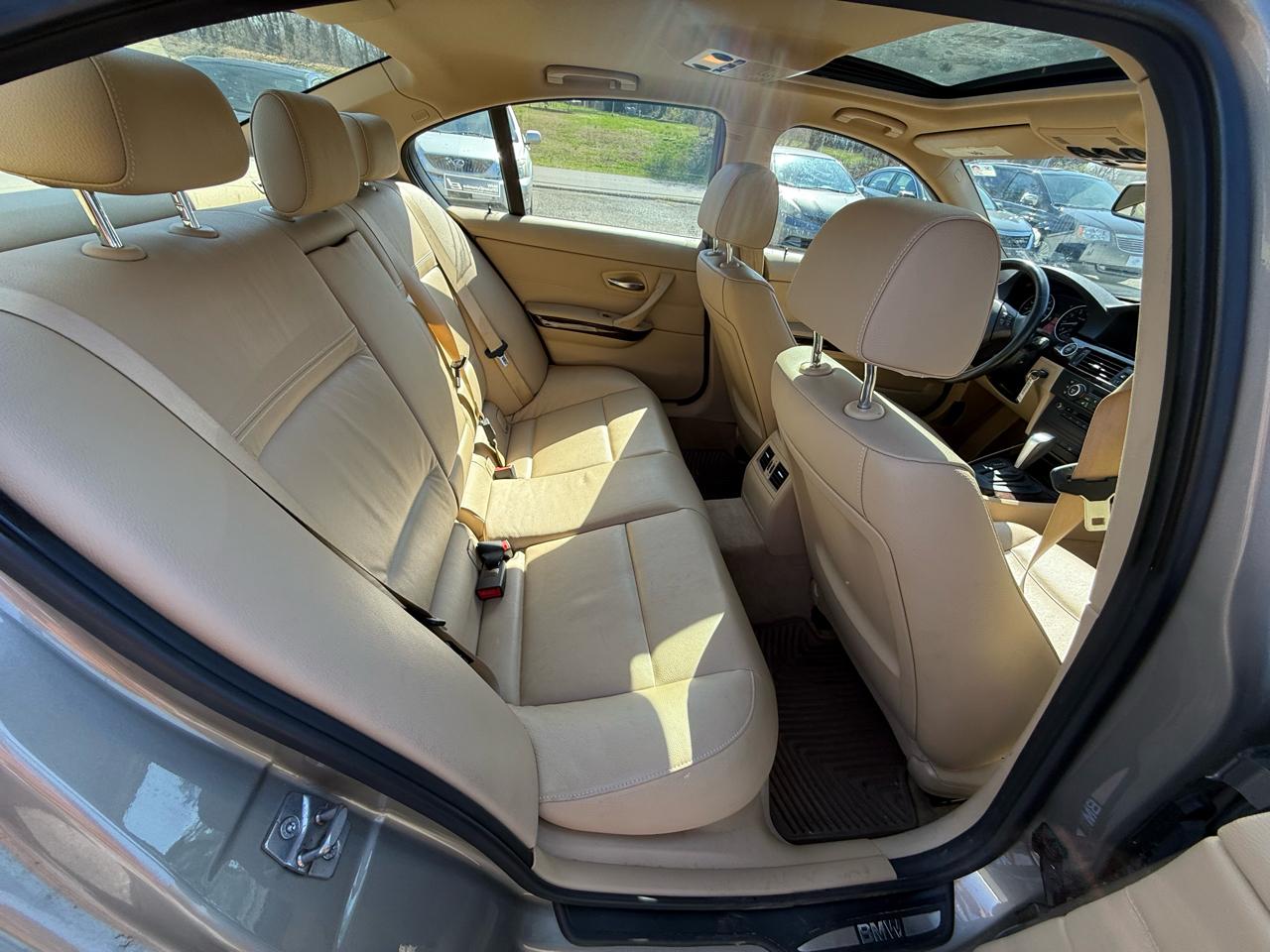 BMW 3-Series 328i xDrive 2011