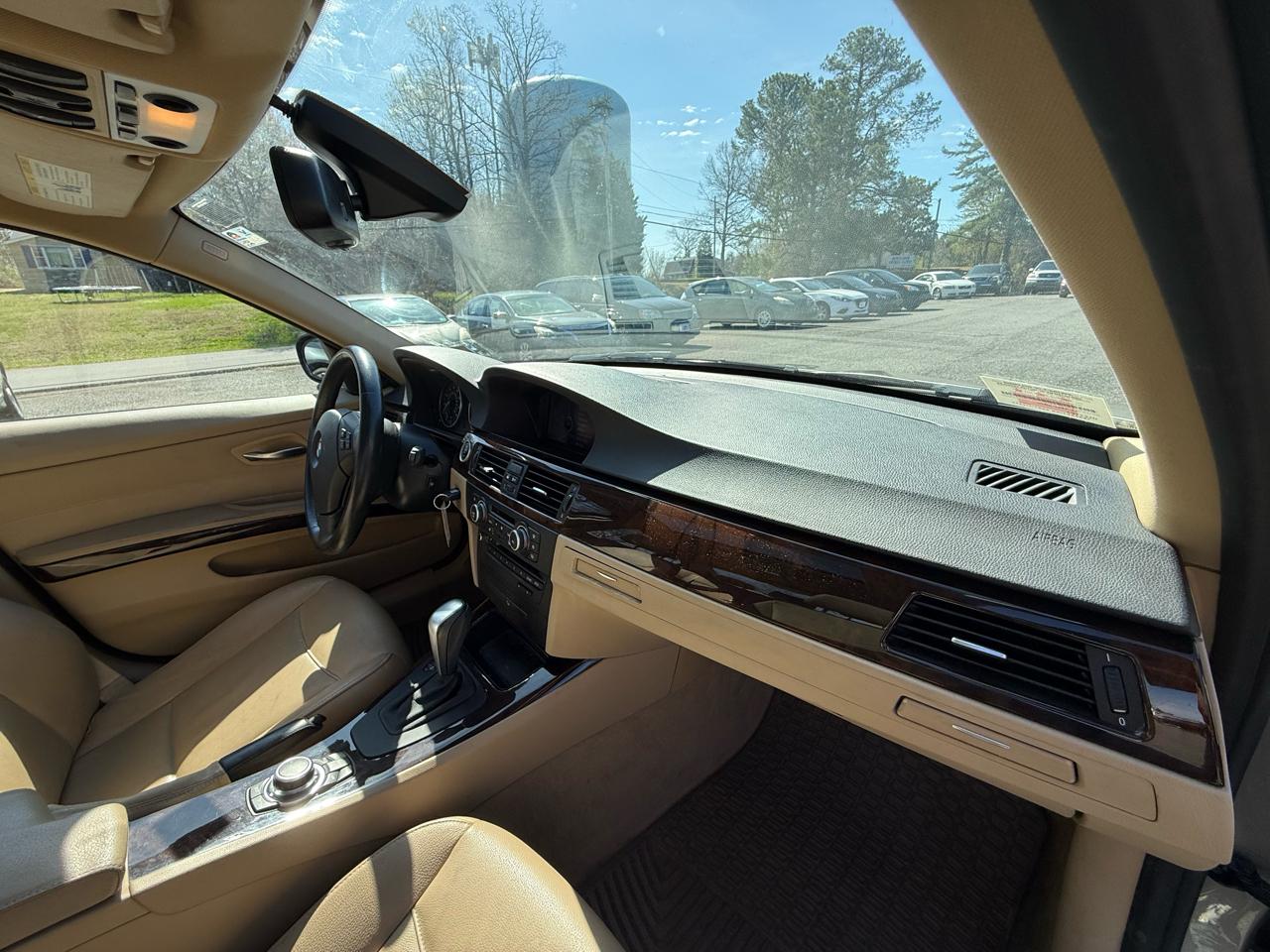 BMW 3-Series 328i xDrive 2011