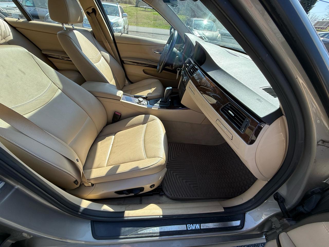 BMW 3-Series 328i xDrive 2011