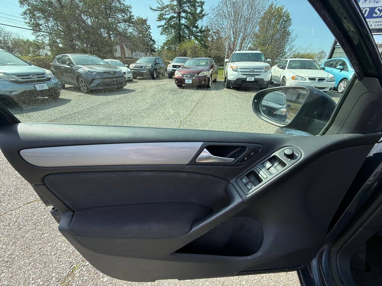 Volkswagen Golf 2.5L Conv & Sunroof 4 Door PZEV 2013