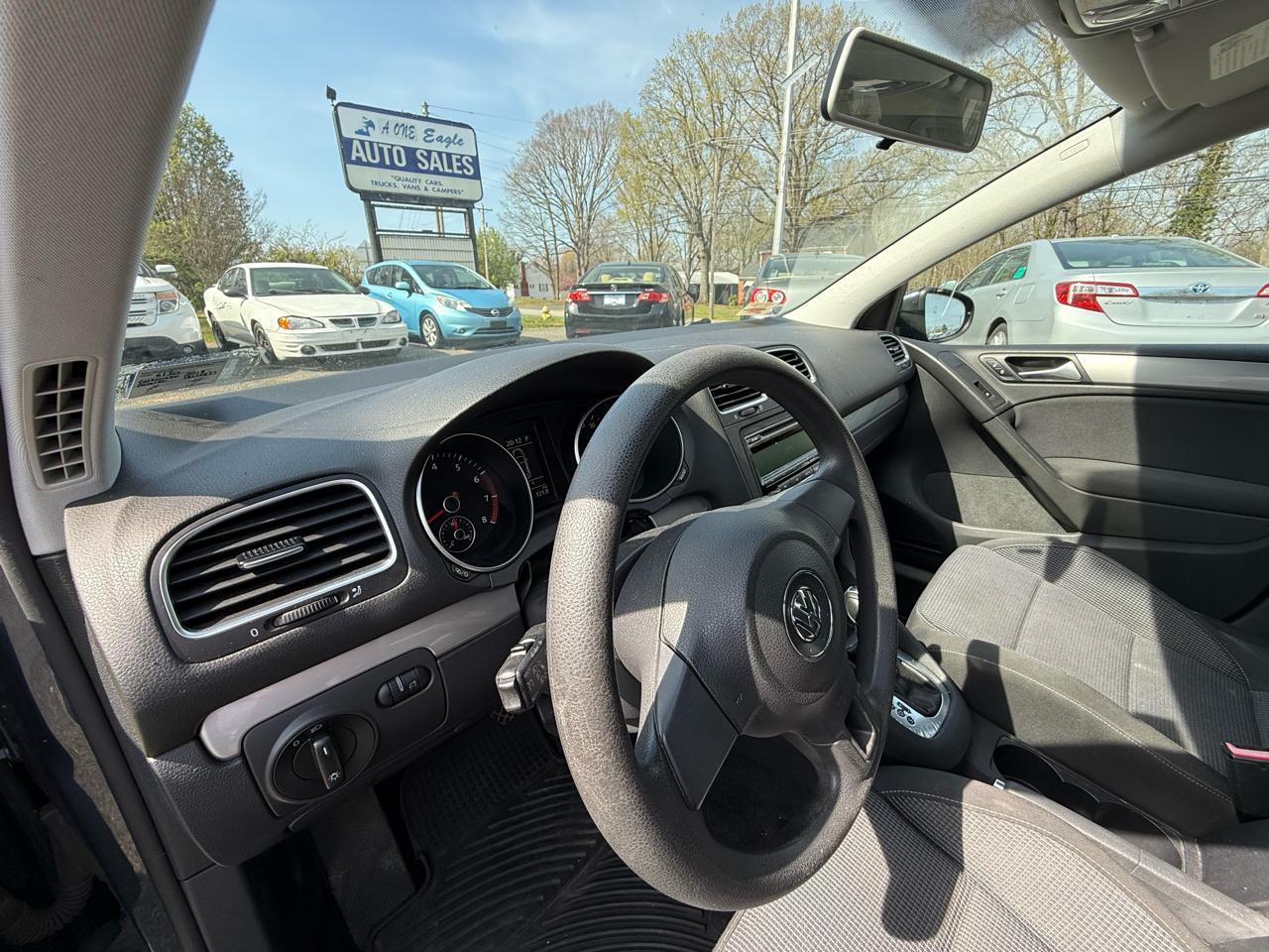 Volkswagen Golf 2.5L Conv & Sunroof 4 Door PZEV 2013