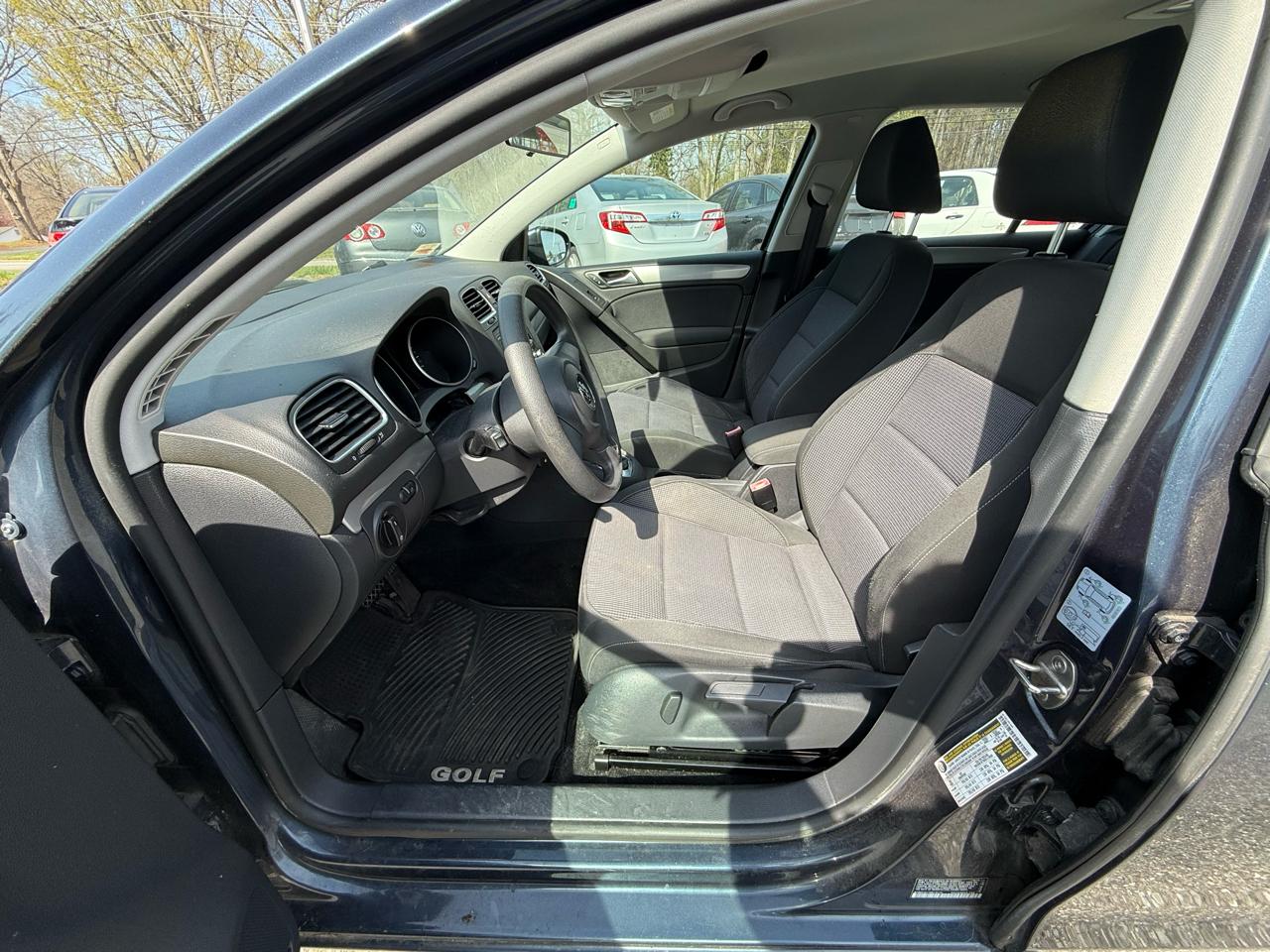 Volkswagen Golf 2.5L Conv & Sunroof 4 Door PZEV 2013