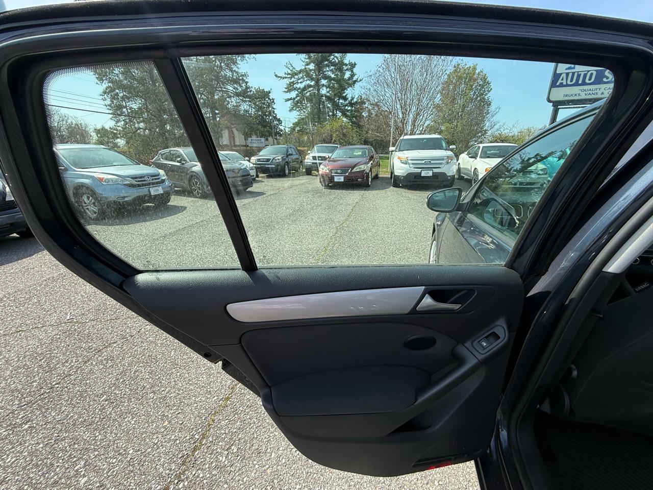 Volkswagen Golf 2.5L Conv & Sunroof 4 Door PZEV 2013