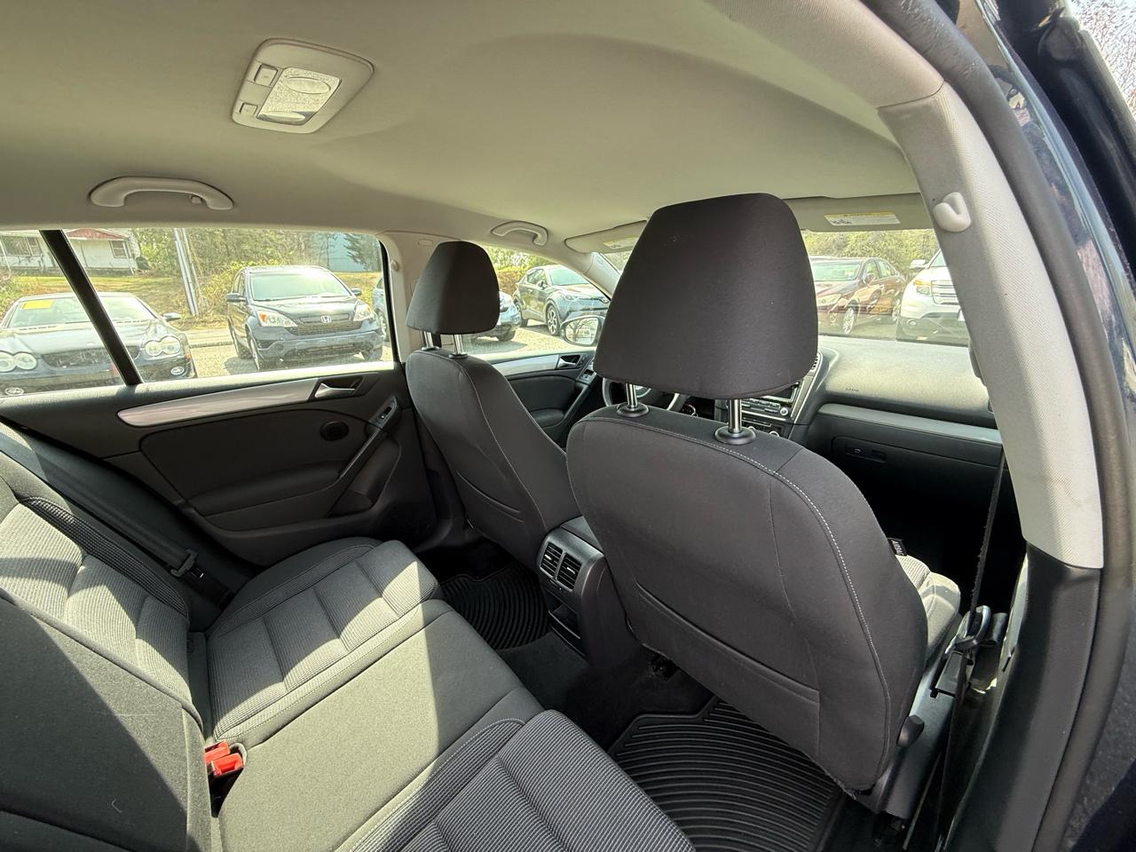 Volkswagen Golf 2.5L Conv & Sunroof 4 Door PZEV 2013