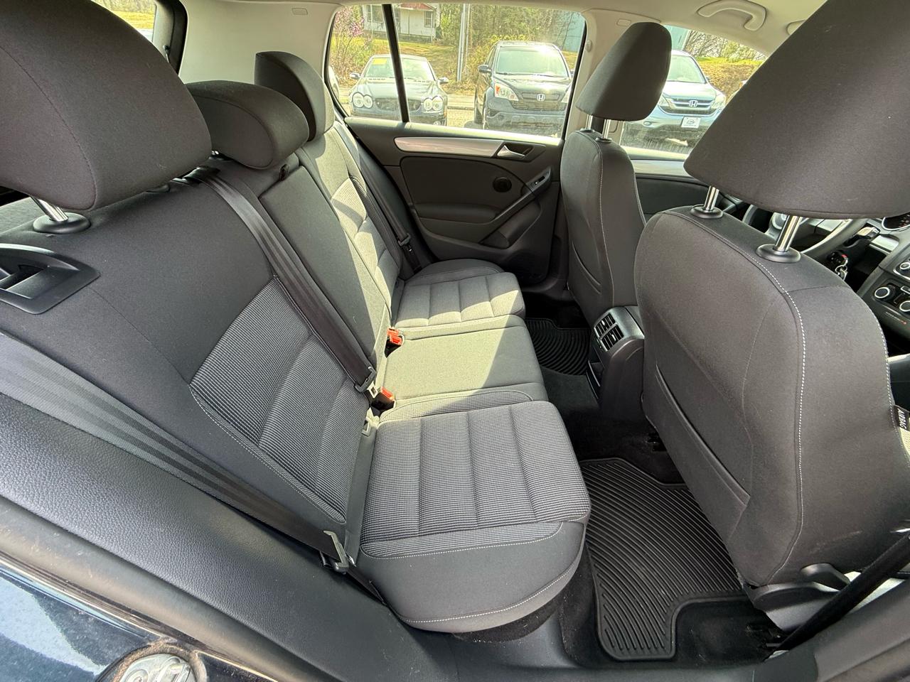 Volkswagen Golf 2.5L Conv & Sunroof 4 Door PZEV 2013