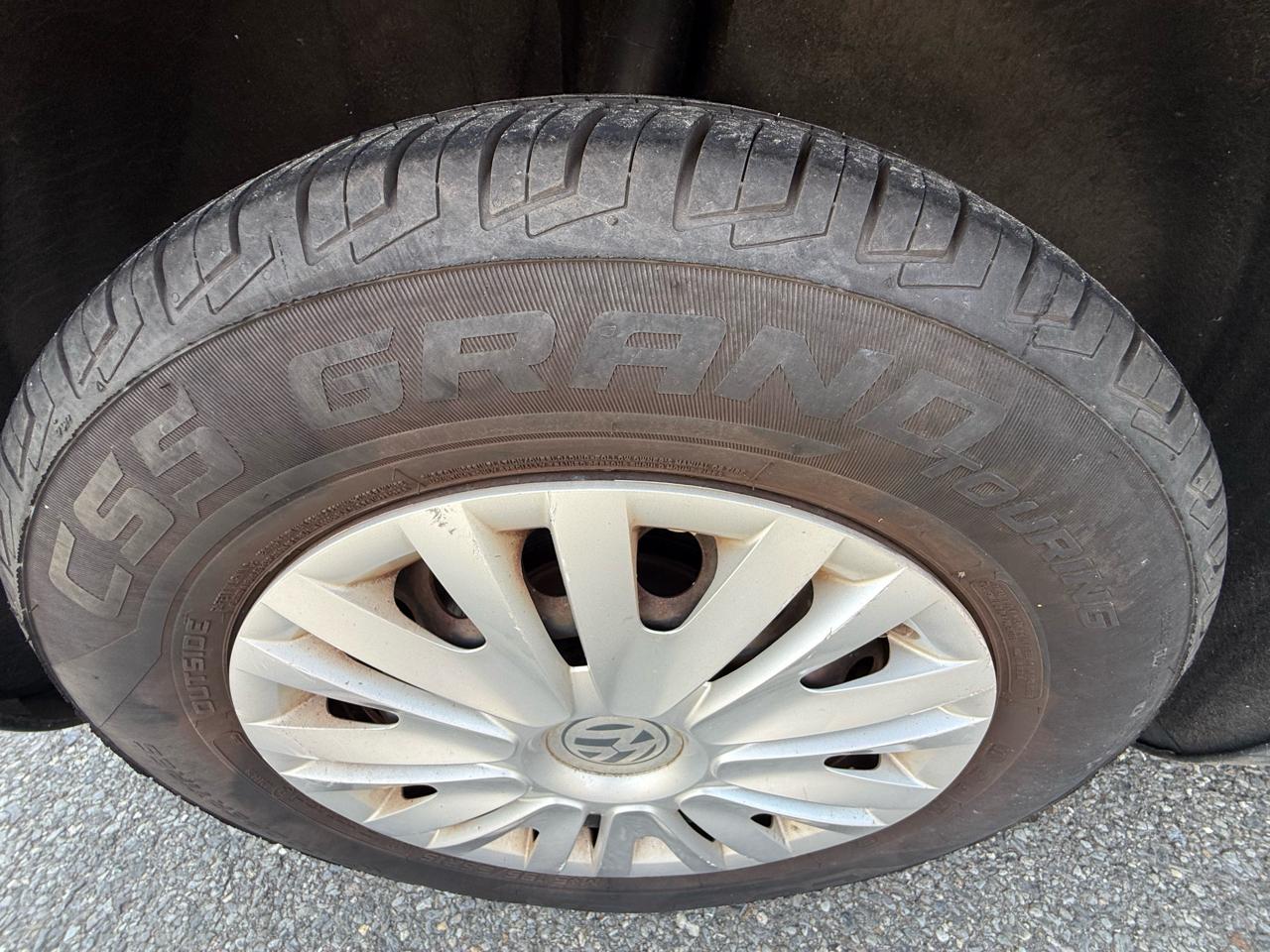 Volkswagen Golf 2.5L Conv & Sunroof 4 Door PZEV 2013