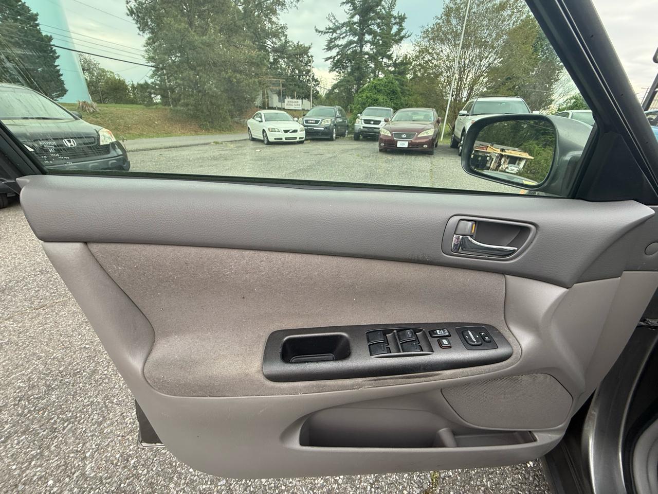 Toyota Camry LE 4D Sedan 2006