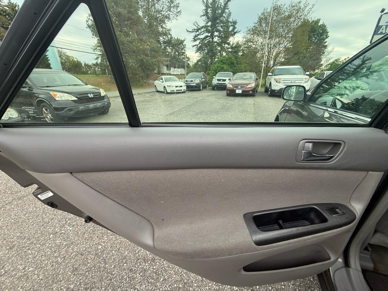 Toyota Camry LE 4D Sedan 2006